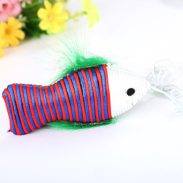 Nylon Braided Stripe Pattern Fish Model Kitten Toy